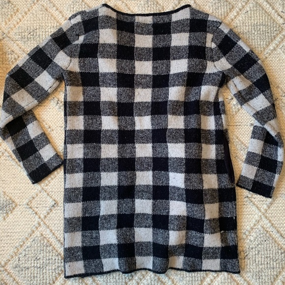 Checkered Ultra-soft Navy/Cream Sweater - Picture 3 of 8